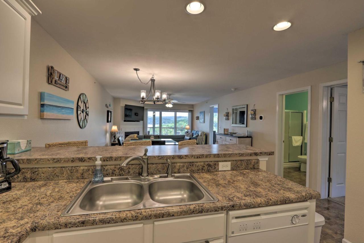 The Lake Escape With Balcony And Pool Access! Camdenton Eksteriør billede