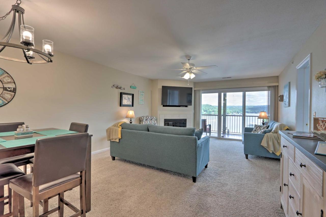 The Lake Escape With Balcony And Pool Access! Camdenton Eksteriør billede