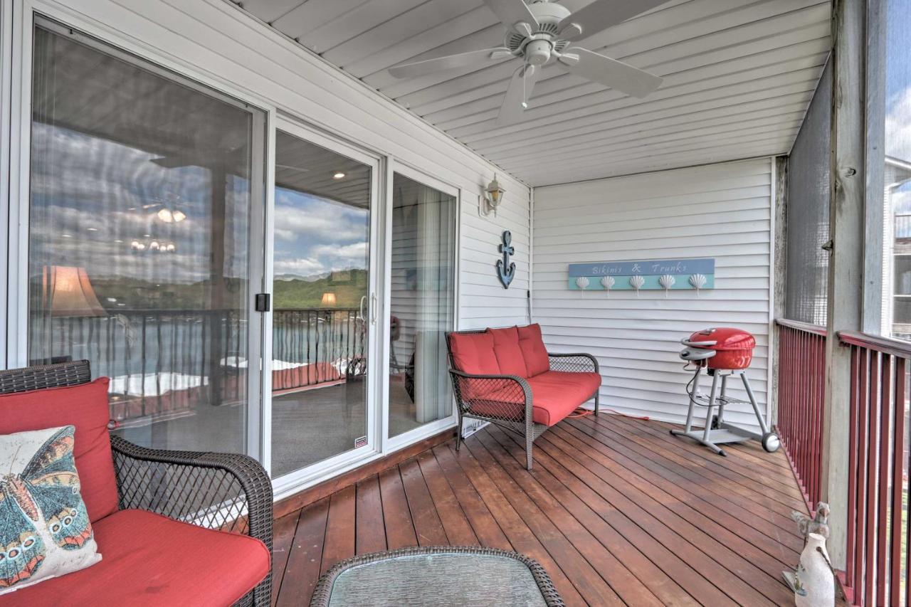 The Lake Escape With Balcony And Pool Access! Camdenton Eksteriør billede