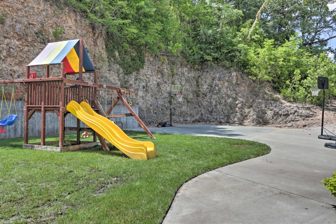 The Lake Escape With Balcony And Pool Access! Camdenton Eksteriør billede